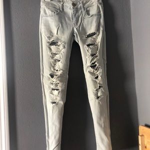 american eagle ripped skinny jeans